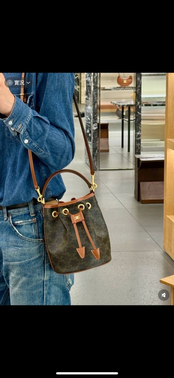 日本Celine 新款水桶包 防水耐用的老花 日本Celine 新款水桶包 防水耐用的老花