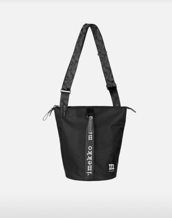 日本 marimekko 尼龍水桶包限量預訂 素面、印花 日本 marimekko 尼龍水桶包限量預訂 素面、印花