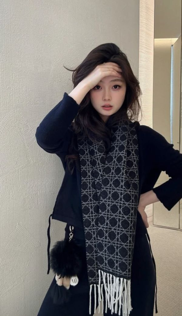 DIOR 新款的籐格紋圍巾 #DIOR D-OBLIQUE薄絲羊毛披肩圍巾