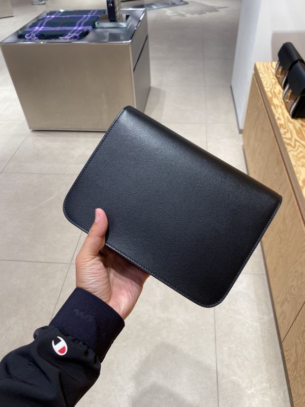 日本 BURBERRY 經典格紋翻蓋肩背包 日本 BURBERRY 經典格紋翻蓋肩背包