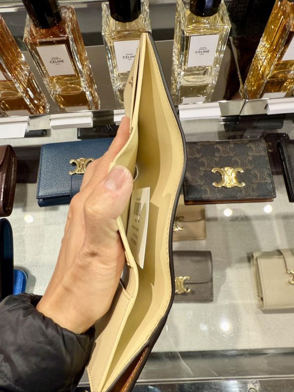 日本 CELINE NINO燙金字內異色三折皮夾 日本 CELINE NINO燙金字內異色三折皮夾