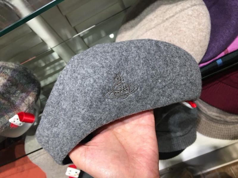 特價日本vivienne westwood 土星刺繡LOGO羊毛毛呢貝雷帽(售價已折) vivienne westwood,貝雷帽