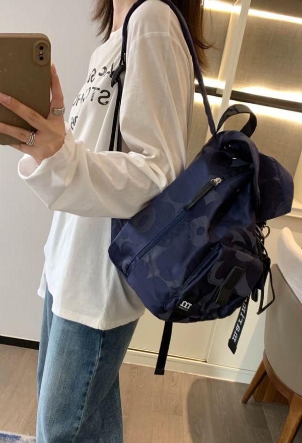 日本marimekko Everything Backpack L Unikko印花後背包藍色大號 日本marimekko マリメッコ Everything Backpack  I Unikko 背包藍色大號