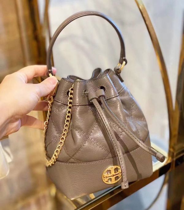 Tory Burch Willa small bucket bag金鍊水桶包(售價已折) Tory Burch Willa small bucket bag金鍊水桶包