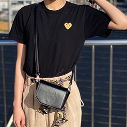日本川久保玲金愛心短袖T(女版) 日本川久保玲金愛心短袖T(女版)