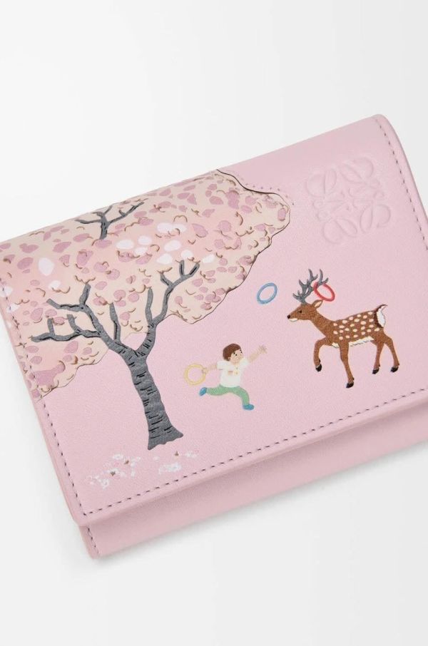 日本LOEWE 與Suna Fujita藤田匠平與山野千里 合作推出 春季錢包 日本LOEWE 與Suna Fujita藤田匠平與山野千里 合作推出 春季錢包