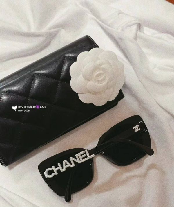 CHANEL日本專櫃香奈兒鑲鑽LOGO墨鏡 CHANEL日本專櫃香奈兒鑲鑽LOGO墨鏡