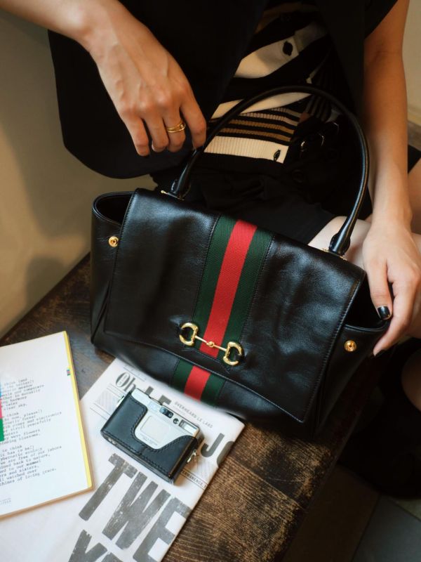 日本 GUCCI Paparazzo 牛皮手提肩背包 日本 GUCCI Paparazzo 牛皮手提肩背包