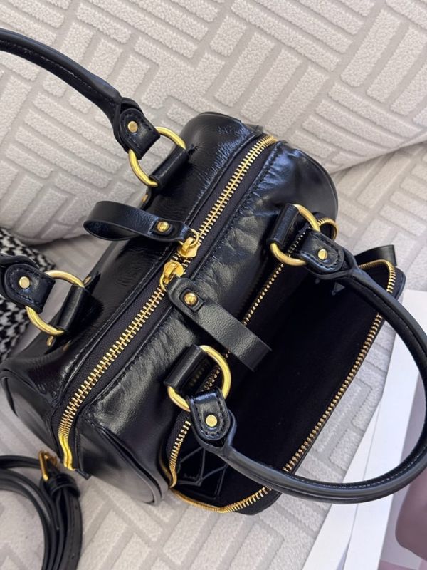 日本 Vivienne Westwood 黑色 波士頓包 日本 Vivienne Westwood 黑色 波士頓包