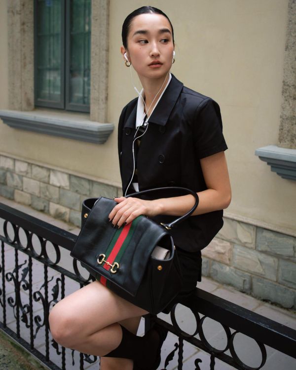 日本 GUCCI Paparazzo 牛皮手提肩背包 日本 GUCCI Paparazzo 牛皮手提肩背包