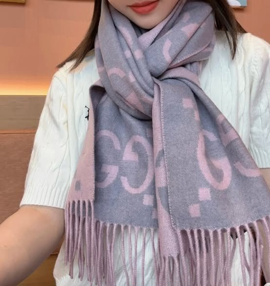 GUCCI 大GG流蘇雙面提花圍巾(售價已折) GUCCI 大GG流蘇雙面提花圍巾