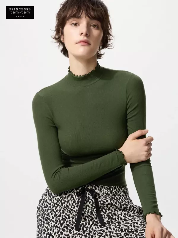 日本限定 PRINCESSE tam tam UNIQLO 花花高領發熱衣 日本限定 PRINCESSE tam tam UNIQLO 花花高領發熱衣