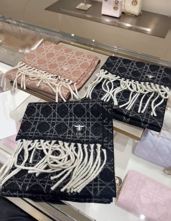 DIOR 新款的籐格紋圍巾 #DIOR D-OBLIQUE薄絲羊毛披肩圍巾