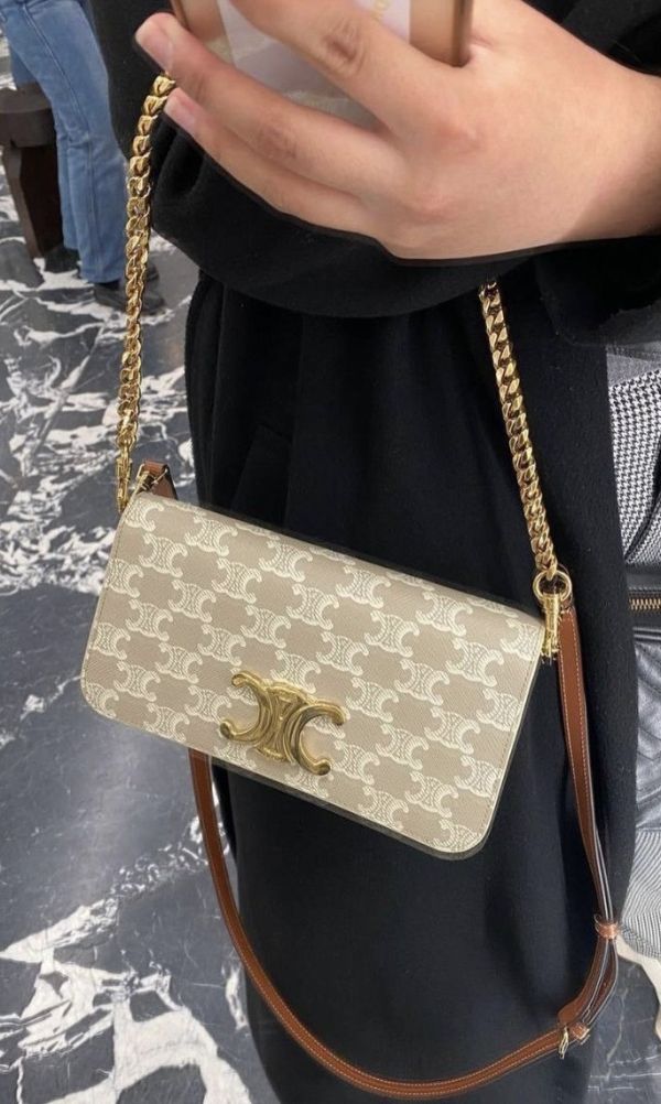 日本Celine 凱旋門老花翻蓋肩背包 日本Celine 凱旋門老花翻蓋肩背包