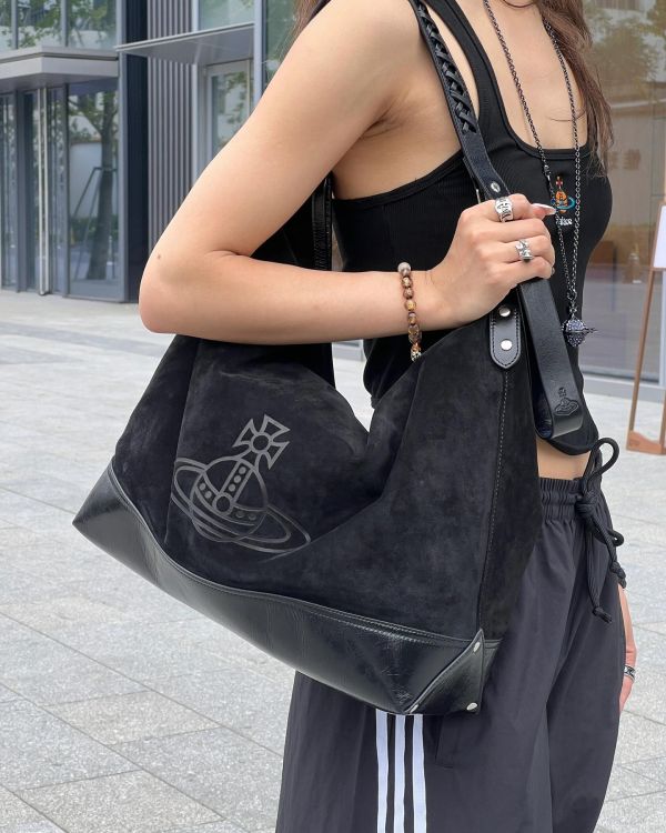 日本 Vivienne Westwood hobo大容量單肩腋下托特包 日本 Vivienne Westwood hobo大容量單肩腋下托特包
