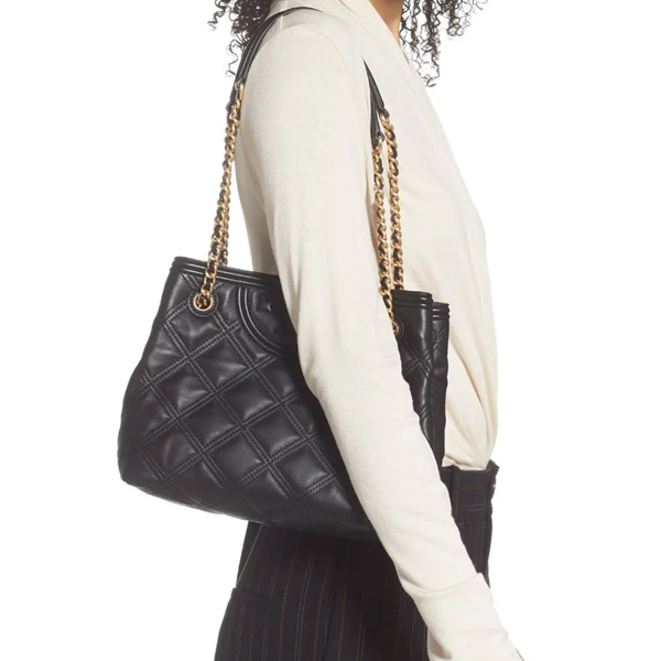 TORY BURCH FLEMING SOFT CONVERTIBLE SHOULDER BAG 羊皮菱格肩背包 TORY BURCH FLEMING SOFT CONVERTIBLE SHOULDER BAG
羊皮菱格肩背包