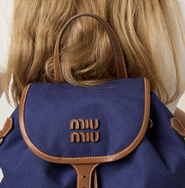 日本 miumiu FROM THE RUNWAY 帆布皮革背囊 矢車菊藍色 日本 miumiu FROM THE RUNWAY 帆布皮革背囊 矢車菊藍色