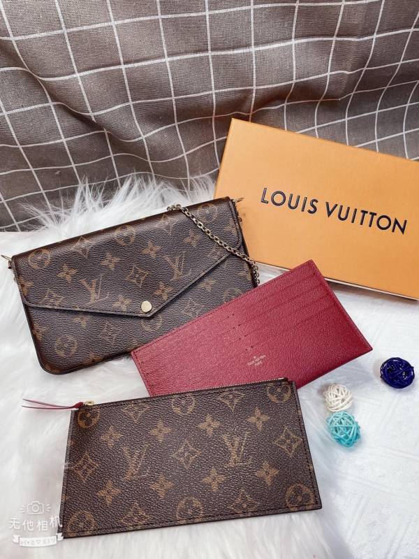 現貨LOUIS VUITTON LV M61276 WOC 金鍊三合一斜背包 LOUIS VUITTON LV M61276 WOC 金鍊三合一斜背包