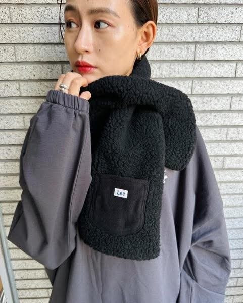 日本 LEE 穿洞式毛毛頸圍巾 日本 LEE 穿洞式毛毛頸圍巾