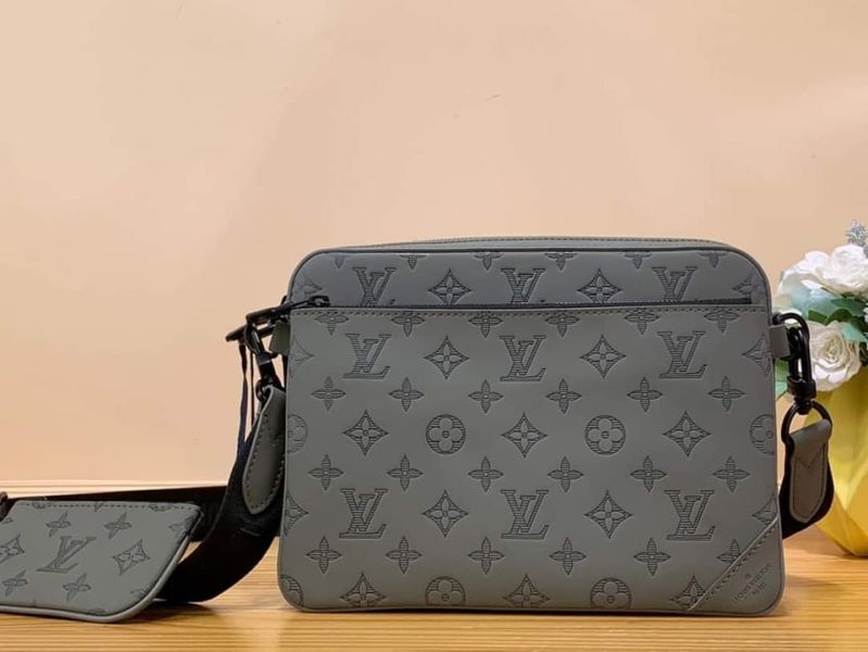 日本LOUIS VUITTON LV M46602三合一 Trio郵差包 日本LOUIS VUITTON LV M46602三合一 Trio郵差包