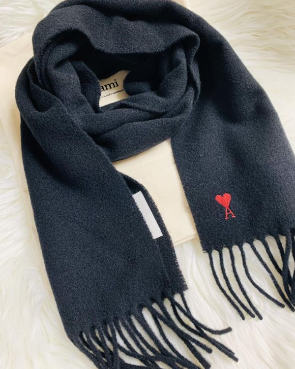 日本 AMI 小愛心圍巾 日本 AMI 小愛心圍巾