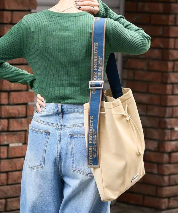 日本OUTDOOR PRODUCTS x FREAK'S STORE 別注款Logo肩帶包 日本OUTDOOR PRODUCTS x FREAK'S STORE 別注款Logo肩帶包