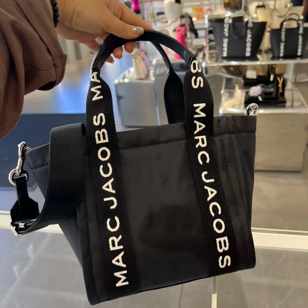 日本MARC JACOBS 小號尼龍托特包黑色 日本MARC JACOBS 小號尼龍托特包黑色