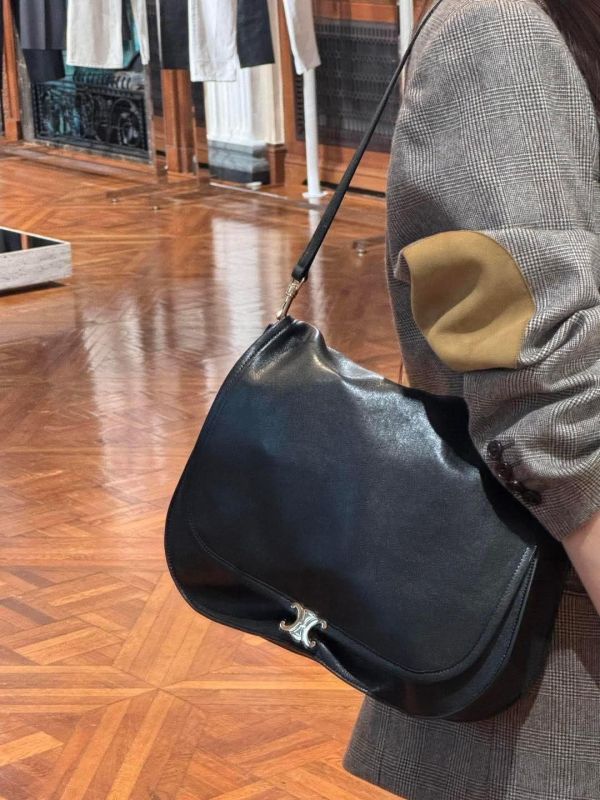 日本 CELINE SOFT TRIOMPHE BESACE 手袋 日本 CELINE SOFT TRIOMPHE BESACE 手袋