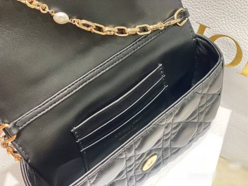 日本DIOR My Dior Daily 附鏈帶WOC手拿包 日本DIOR My Dior Daily 附鏈帶WOC手拿包