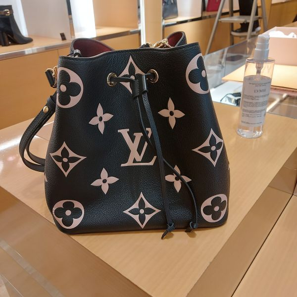 日本 LOUIS VUITTON M45497 NéoNoé MM 日本 LOUIS VUITTON M45497 NéoNoé MM