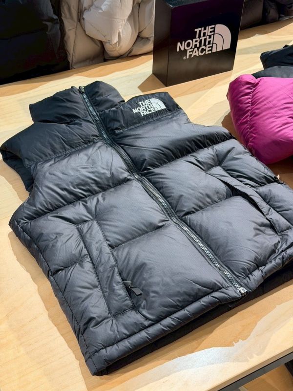 日本THE NORTH FACE 北臉冬季保暖羽絨背心 日本THE NORTH FACE 北臉冬季保暖羽絨背心