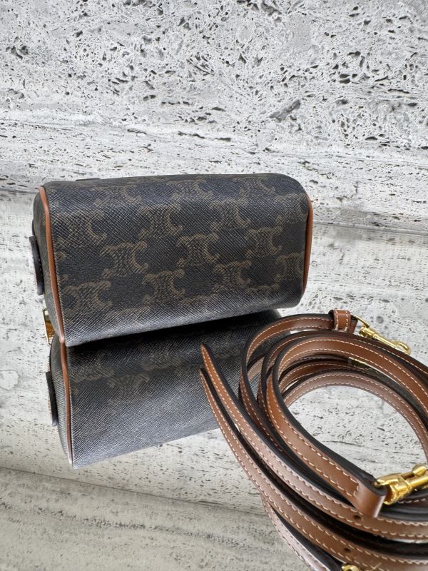 日本 CELINE Triomphe 帆布 MINI BOSTON 標誌印花迷你波士頓包 日本 CELINE Triomphe 帆布 MINI BOSTON 標誌印花迷你波士頓包