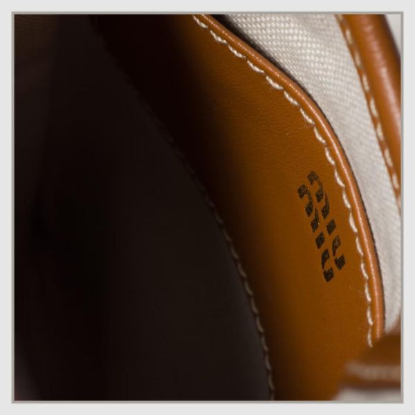 日本MiuMiu皮革智能手機套 日本MiuMiu皮革智能手機套