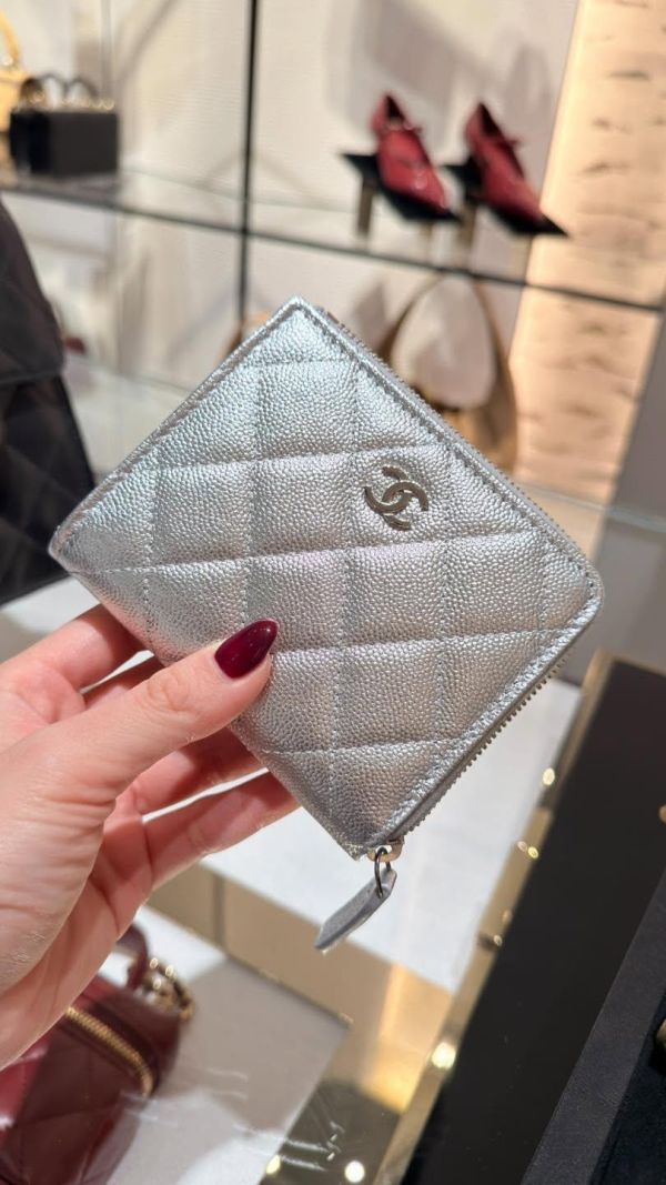 日本CHANEL 香奈兒 CF 黑金牛皮短夾L型拉鍊 零錢包卡包 日本 全新 CHANEL 香奈兒 CF 黑金牛皮短夾L型 拉鍊 零錢包卡包