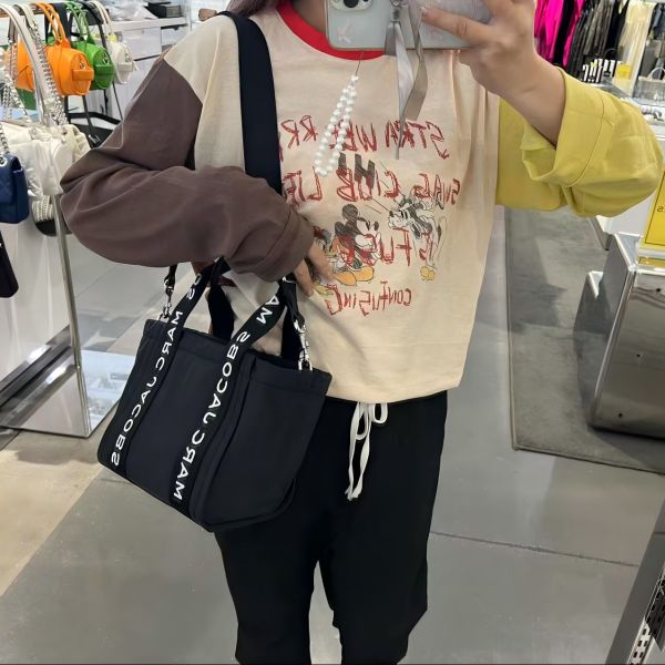 日本MARC JACOBS 小號尼龍托特包黑色 日本MARC JACOBS 小號尼龍托特包黑色