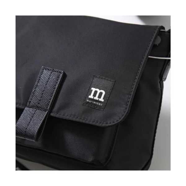 日本marimekko Unikko 系列尼龍小郵差包(售價已折) 日本 marimekko Unikko 系列尼龍小郵差包