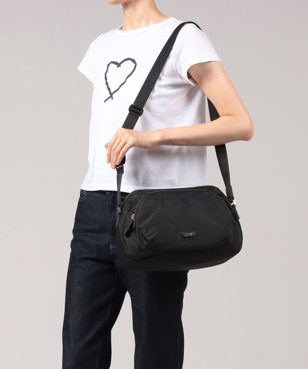 日本agnes b. FT03-04 Shoulder wrap 日本agnes b. FT03-04 Shoulder wrap