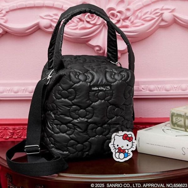 日本 HELLO KITTY 絎縫包三種形狀 2色可選 日本 HELLO KITTY 絎縫包三種形狀 2色可選