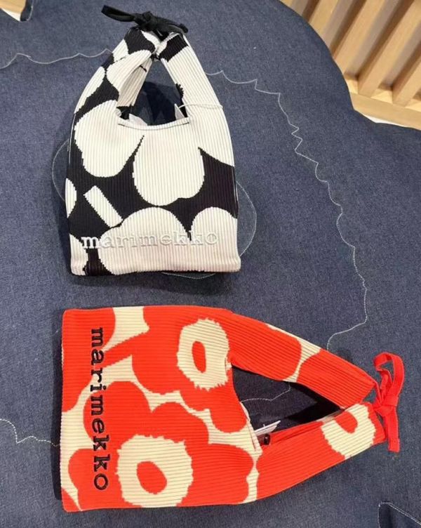 日本 marimekko 刺繡小手挽包 日本 marimekko 刺繡小手挽包