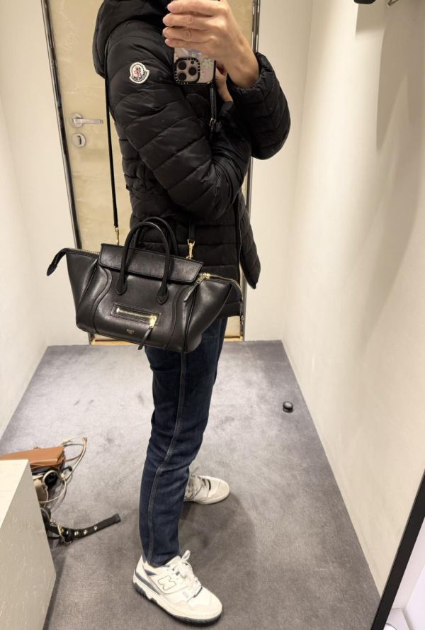 日本Celine NEW LUGGAGE柔軟亮澤羊皮革水餃包 日本Celine NEW LUGGAGE柔軟亮澤羊皮革水餃包