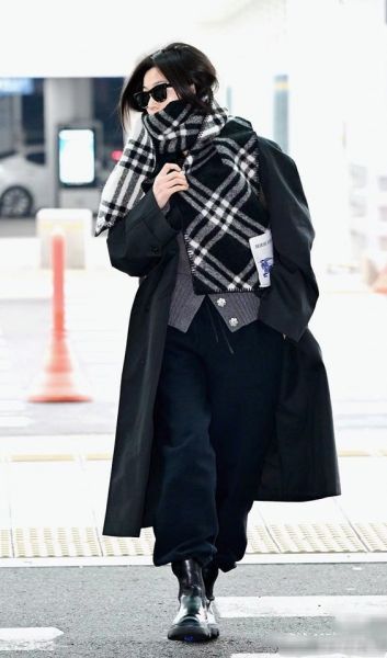 特價BURBERRY 格紋羊絨戰馬圍巾(售價已折) 日本代購,BURBERRY,圍巾