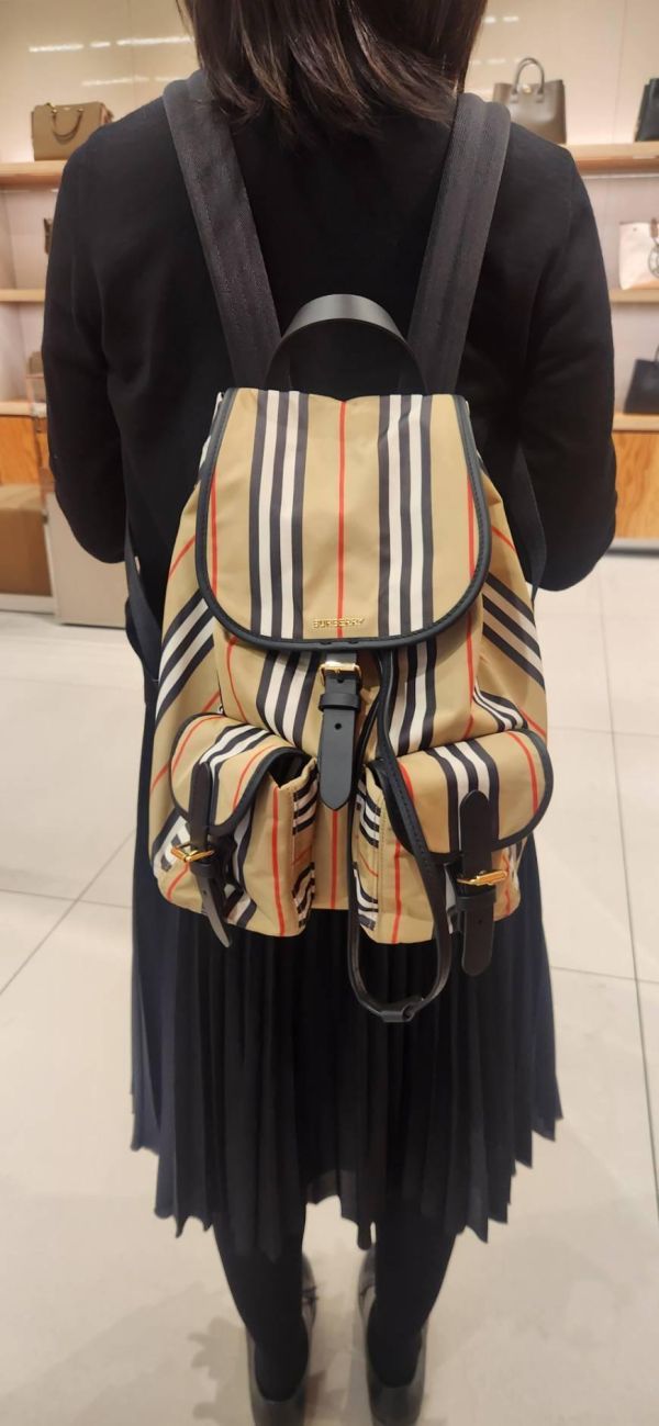 日本Burberry 尼龍條紋後背包 BURBERRY 條紋尼龍後背包