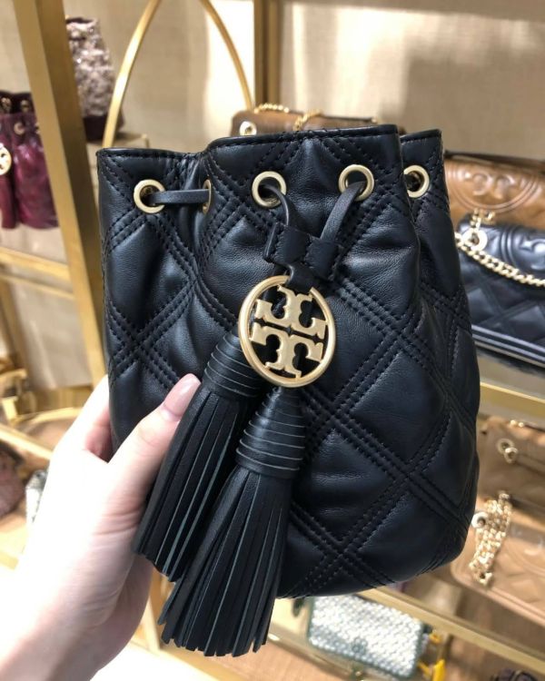 日本Tory Burch Fleming水桶包 日本Tory Burch Fleming水桶包