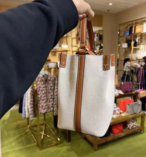 特價Tory Burch Blake Canvas Bucket Bag水桶包(售價已折) Tory Burch Virginia 尼龍郵差包