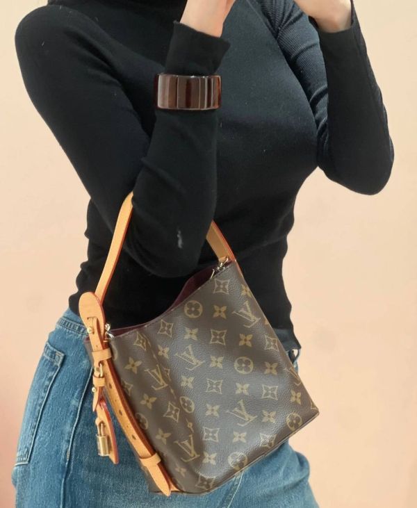 日本 LOUIS VUITTON LV M12925 All In BB水桶包 日本 LOUIS VUITTON LV M12925 All In BB水桶包