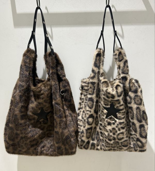 日本 converse tokyo 豹紋環保皮草雙用購物袋 日本 converse tokyo 豹紋環保皮草雙用購物袋