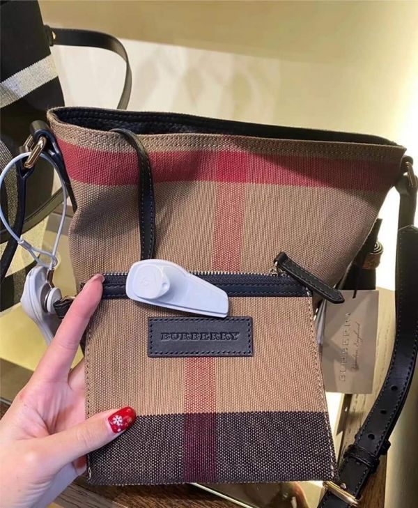 BURBERRY經典流蘇水桶包(小)附小包(售價已折) 日本代購,BURBERRY,肩背包