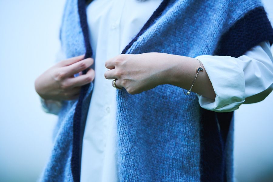 isk-036 山嵐霧語｜棒針連帽斗篷式背心材料包，5顆線材＋教學影片！ baby alpaca,poncho,vest,連帽,斗篷,背心,毛衣,羊駝,毛線,棒針,保暖,時尚,穿搭,北歐,民族風