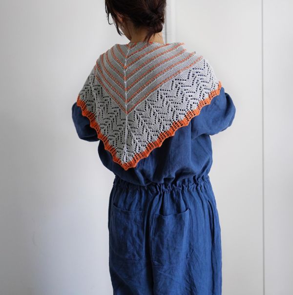 售完即無！DARUMA - 三角棉麻混紡披肩 B 材料包 