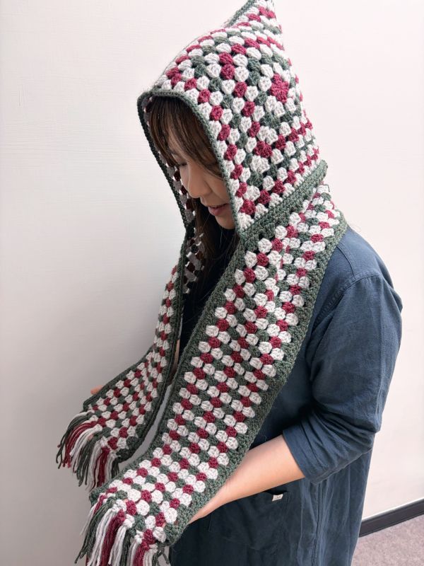 isk-034，有帽子的花樣圍巾，10顆線材！材料包+教學影片 